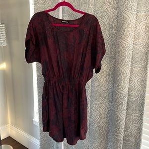 EXPRESS printed tunic dress size small soft silky with pockets. Make an offer!